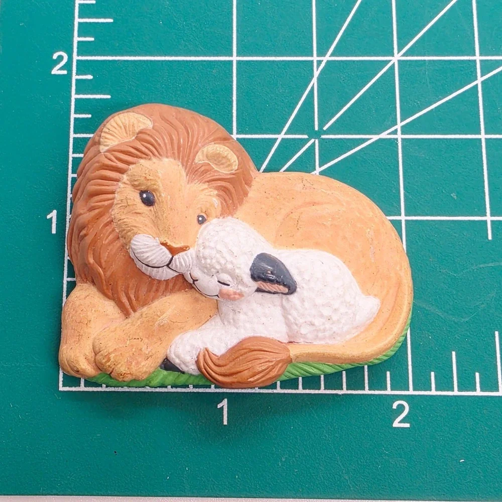 Vintage Hallmark Cards Lion and Lamb Plastic Holiday Springtime Brooch Pin